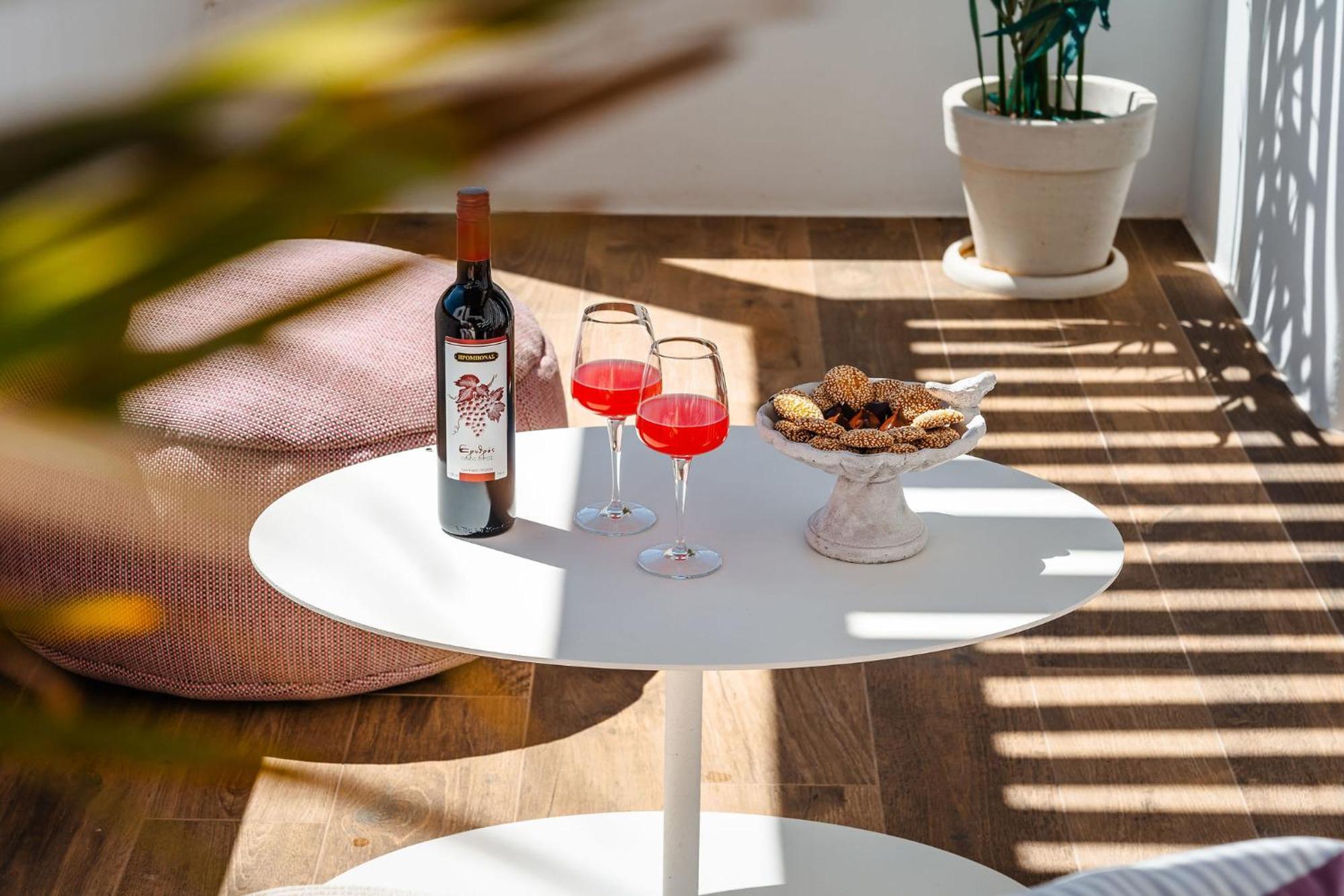 Sunday Luxury Suites Agia Anna  외부 사진