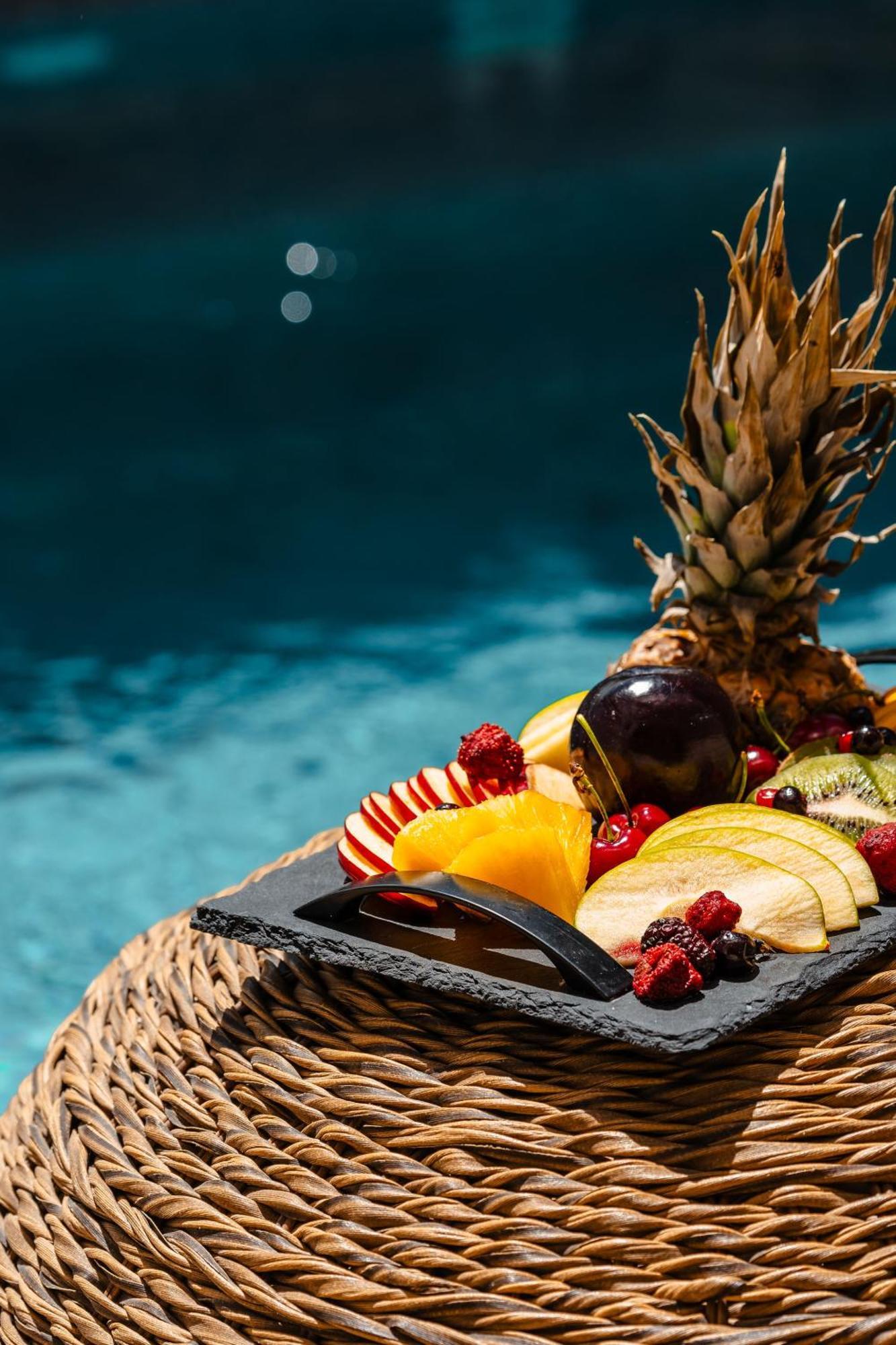 Sunday Luxury Suites Agia Anna  외부 사진