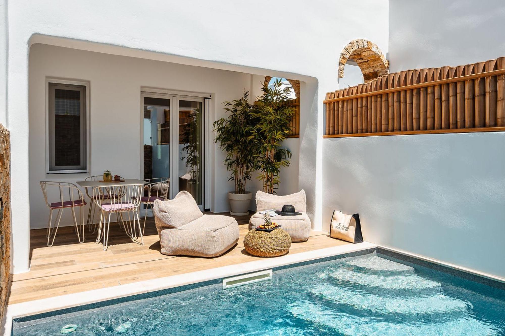 Sunday Luxury Suites Agia Anna  외부 사진