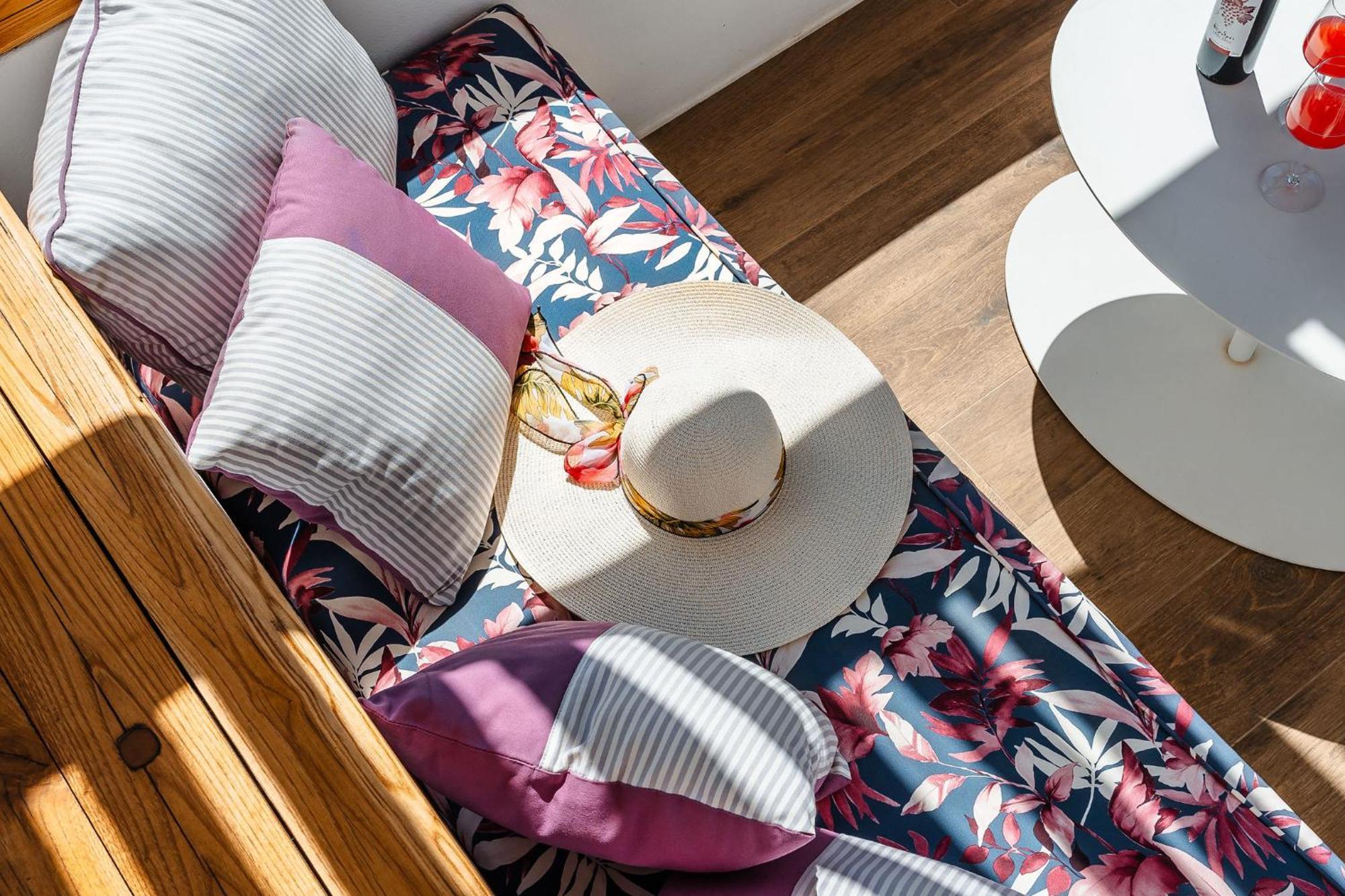 Sunday Luxury Suites Agia Anna  외부 사진