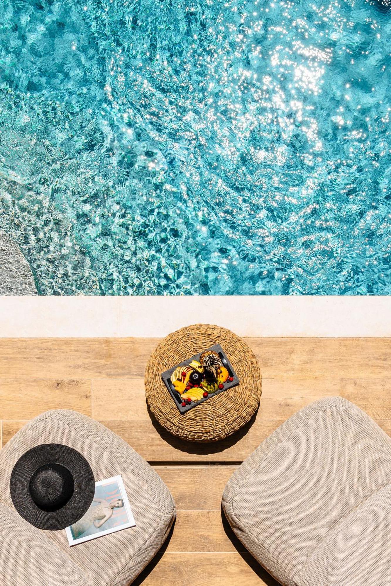 Sunday Luxury Suites Agia Anna  외부 사진