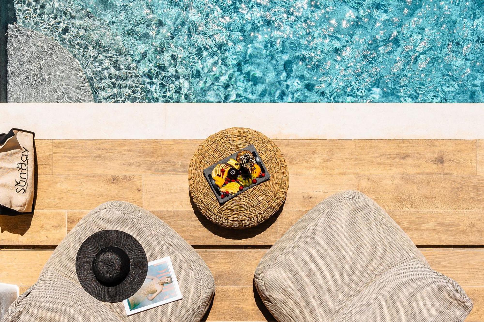 Sunday Luxury Suites Agia Anna  외부 사진